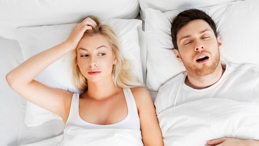 Wenn Sie eine Person sind, die gerne bei einer Temperatur von etwa ca. 16 °C schläft, Ihr Partner aber eine Temperatur von etwa 21 °C  bevorzugt, dann gibt es einige Schritte, die Sie unternehmen können.
